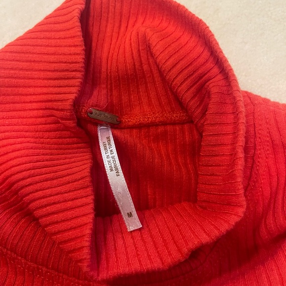 Free People Puff Shoulder Red Orange Mock Neck Top - Picture 4 of 4